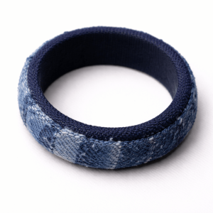 Bracelet Bangle en Denim Recyclé – Accessoire Écoresponsable