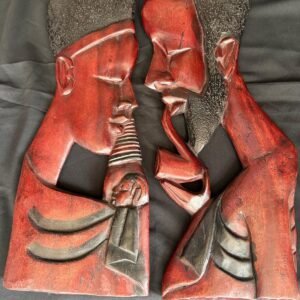 Duo de Sculptures Africaines Traditionnelles – Art Mural Rouge et Noir