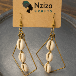 Boucles d’Oreilles Artisanales du Rwanda – Coquillages et Cadre Doré